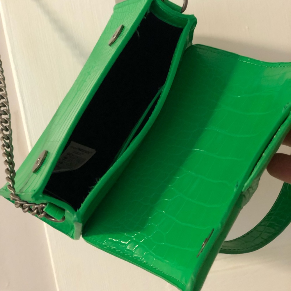 Zara Purse. Bright Green. Faux Crocodile texture. Brand new. - Picture 4 of 6